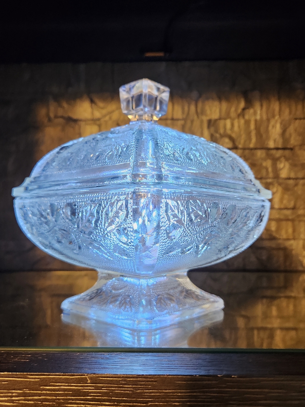 Vintage Jeannette Glass Acorn And Oak Leaf Square Candy Dish W/ Lid - Picture 2 of 16